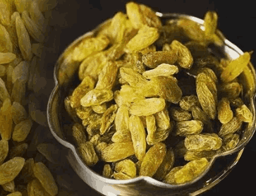 کشمش انگور پیکامی با رنگ روشن و ظاهر جذاب